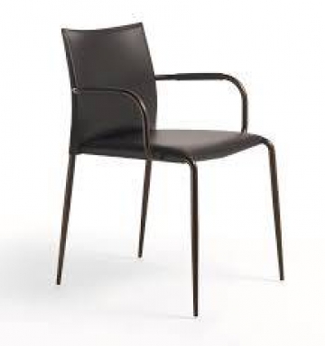 gallery/0-designer_chair_3